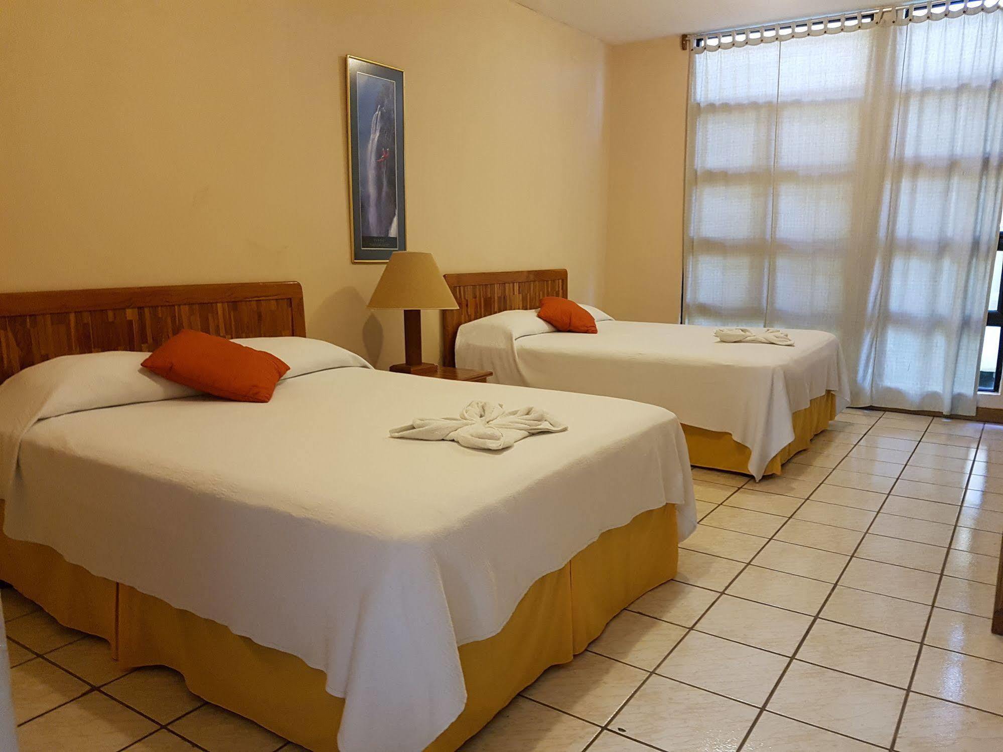 Banana Palms Hotel Rio Dulce Town Εξωτερικό φωτογραφία