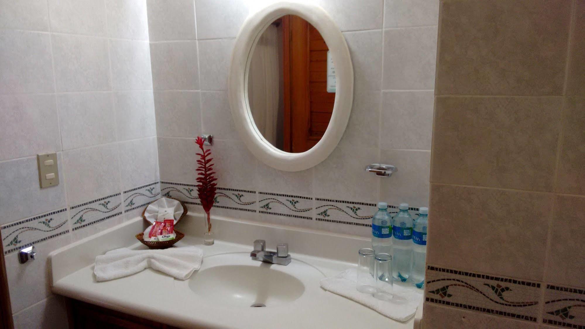 Banana Palms Hotel Rio Dulce Town Εξωτερικό φωτογραφία