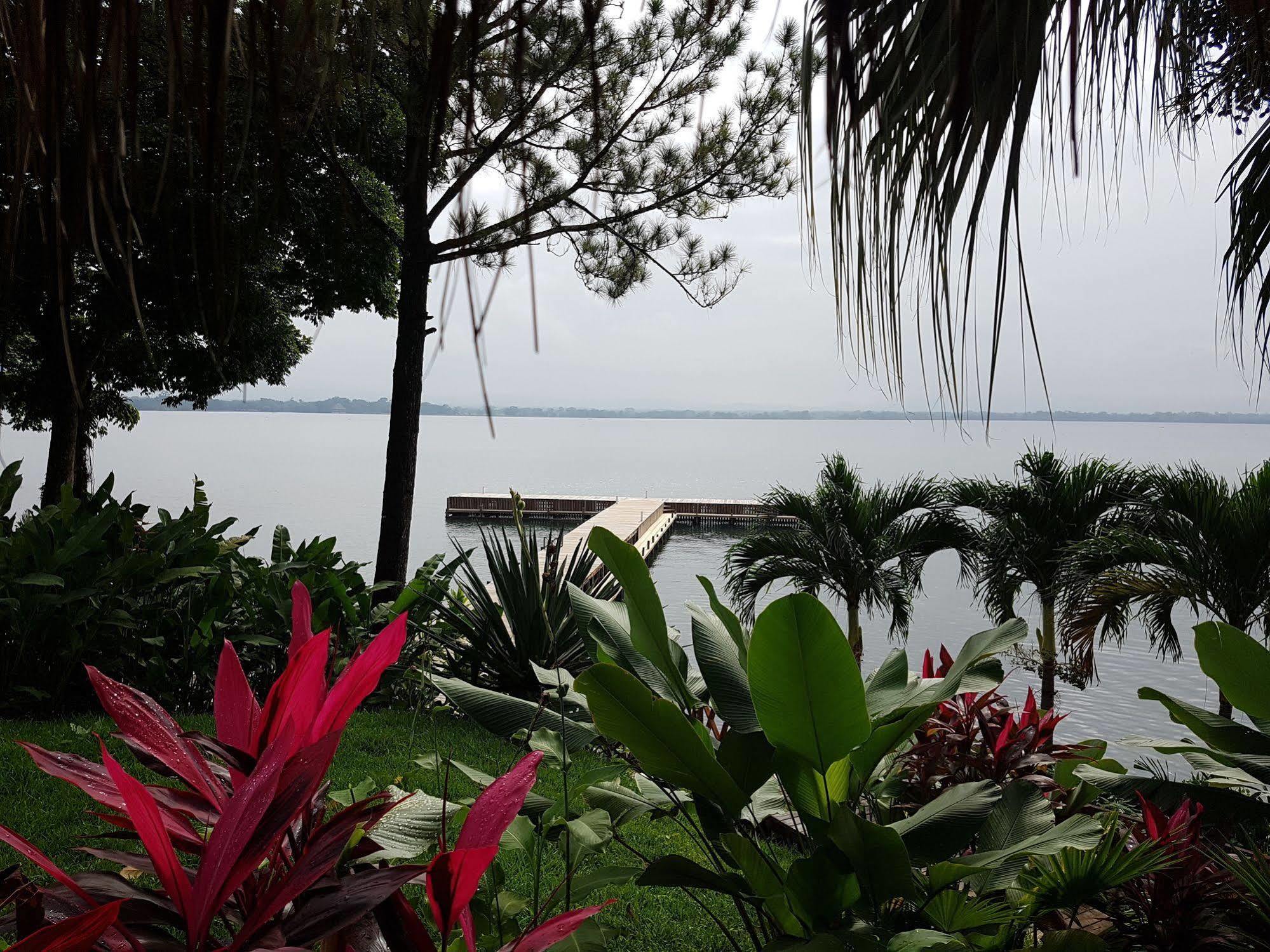 Banana Palms Hotel Rio Dulce Town Εξωτερικό φωτογραφία